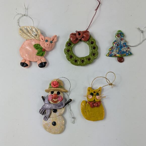 Lot 5 Christmas Ornaments Miniature Handmade Clay Cottage Rustic Arts & Crafts - Picture 1 of 9